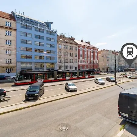 Brand New #24 In Elite With Free Secure Parking In The Center