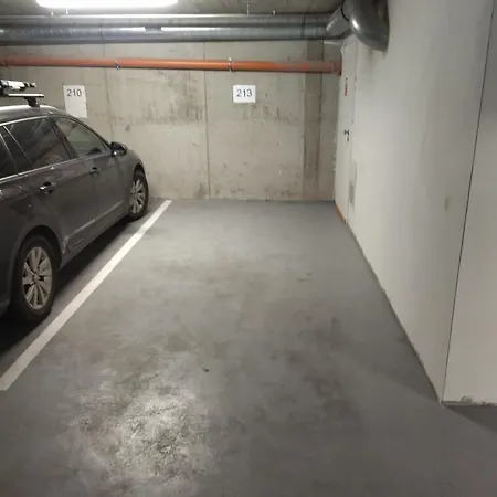 Brand New #24 In Elite With Free Secure Parking In The Center