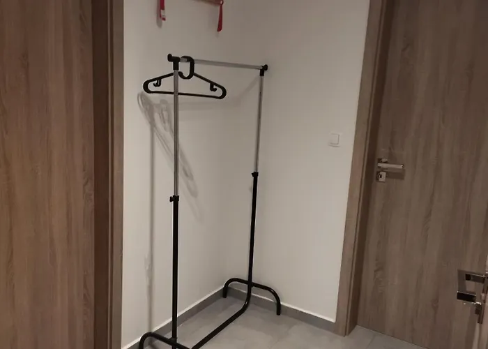 Brand New #24 In Elite With Free Secure Parking In The Center Prag